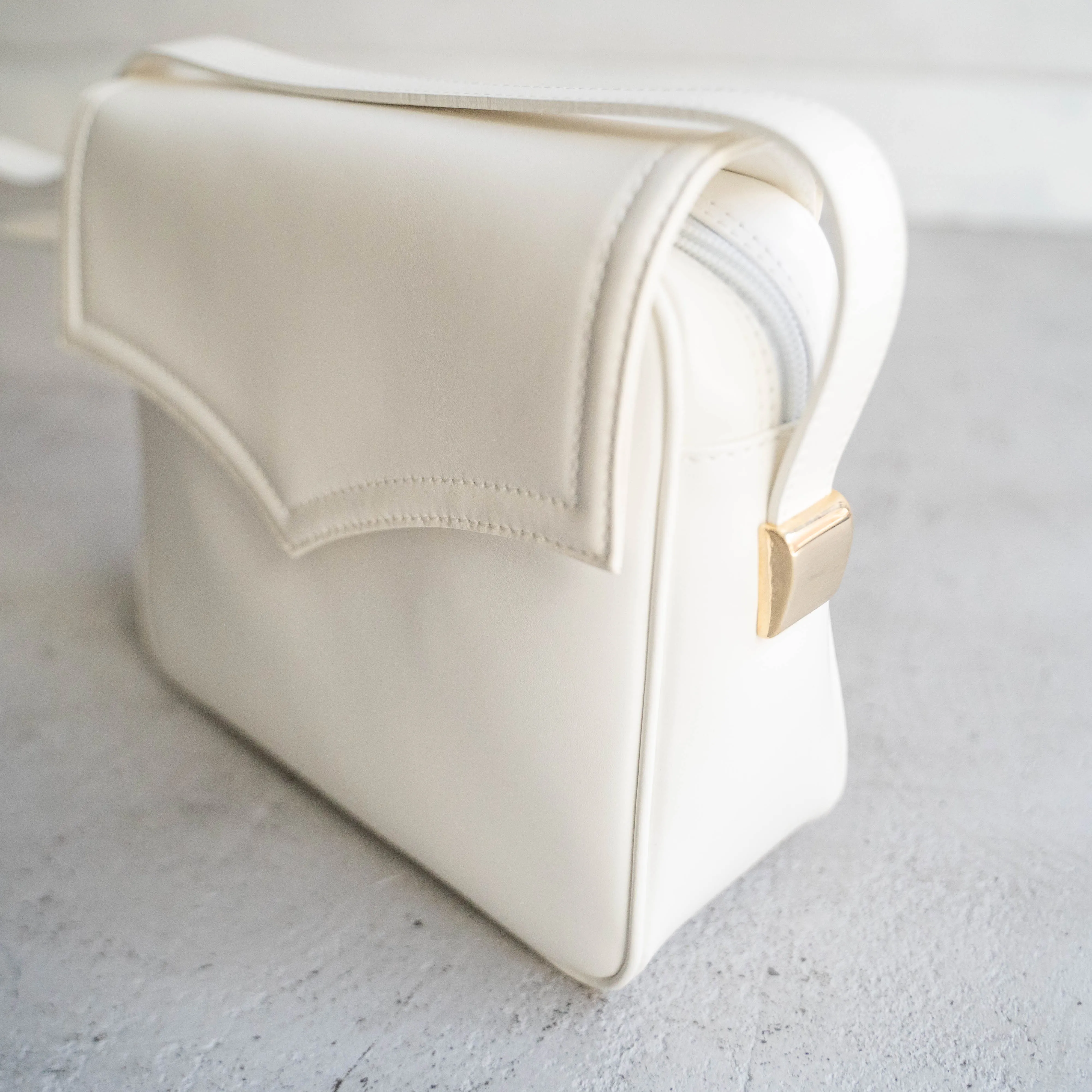 2000s Italian military white color leather shoulder bag 'dead stock'