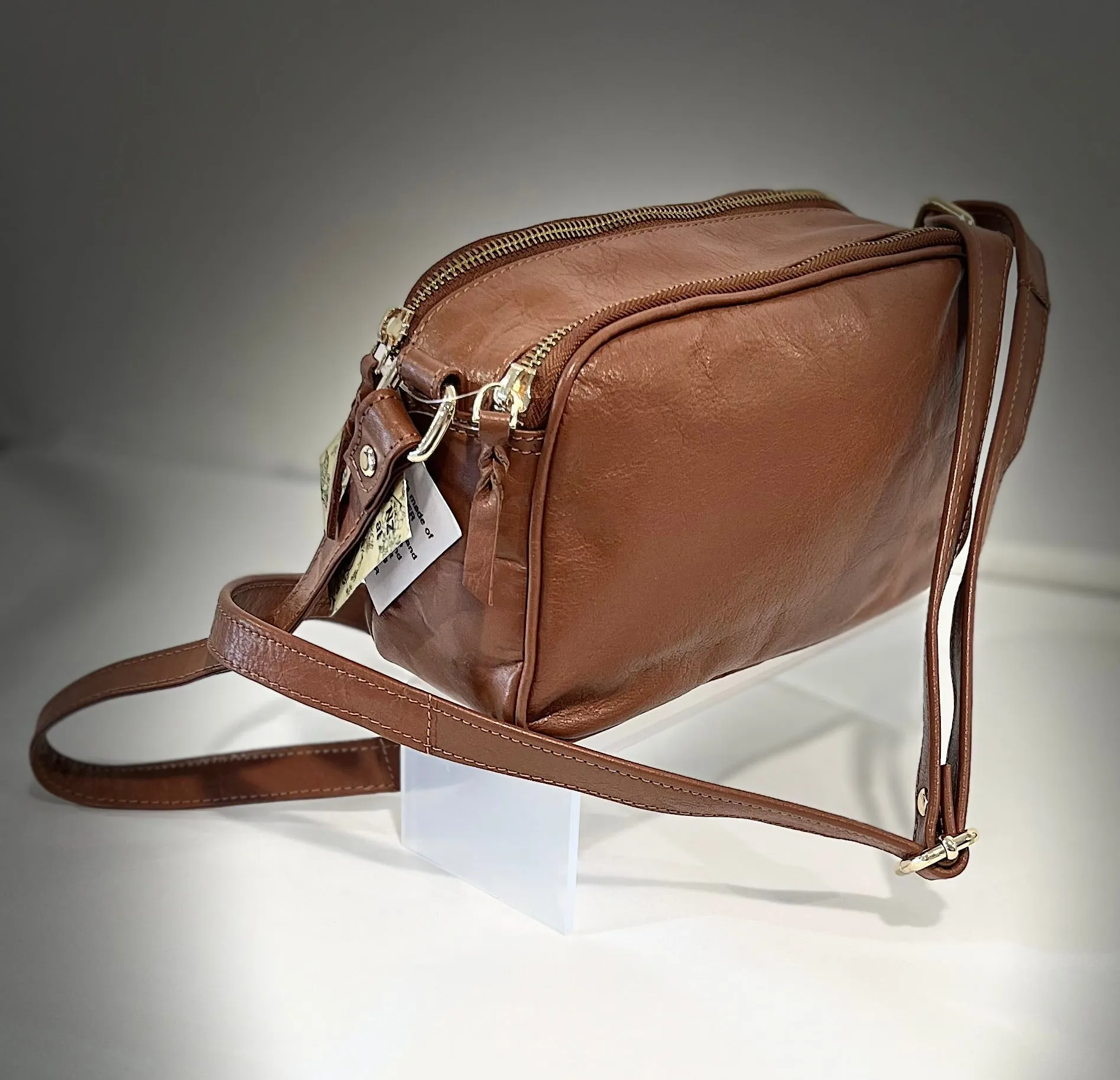 Baron and buxton cross body handbag TAN 25511