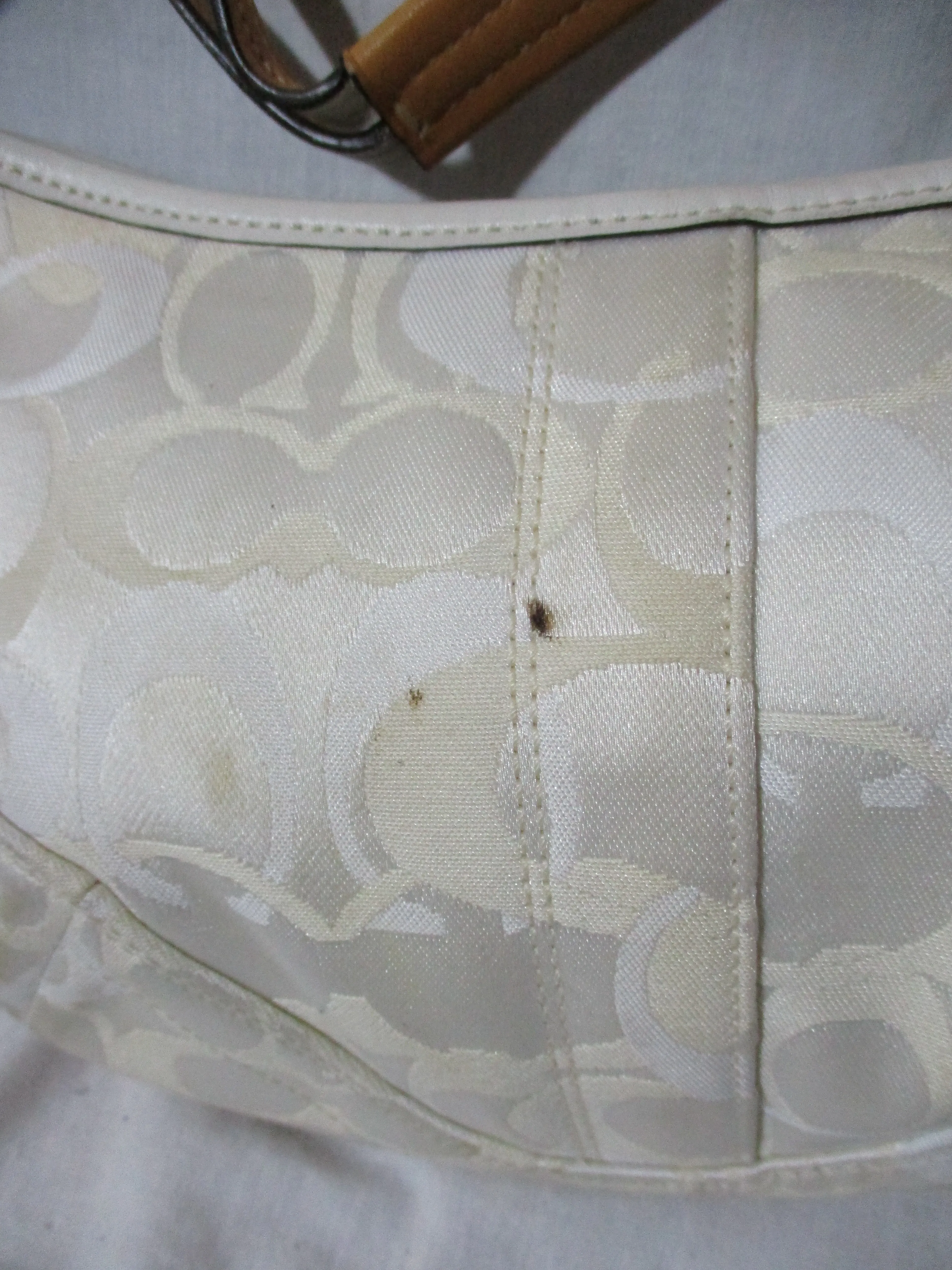 COACH 5064 HOBO Purse Bag Creme Signature BUMBLEBEE OPTIC BAGUETTE