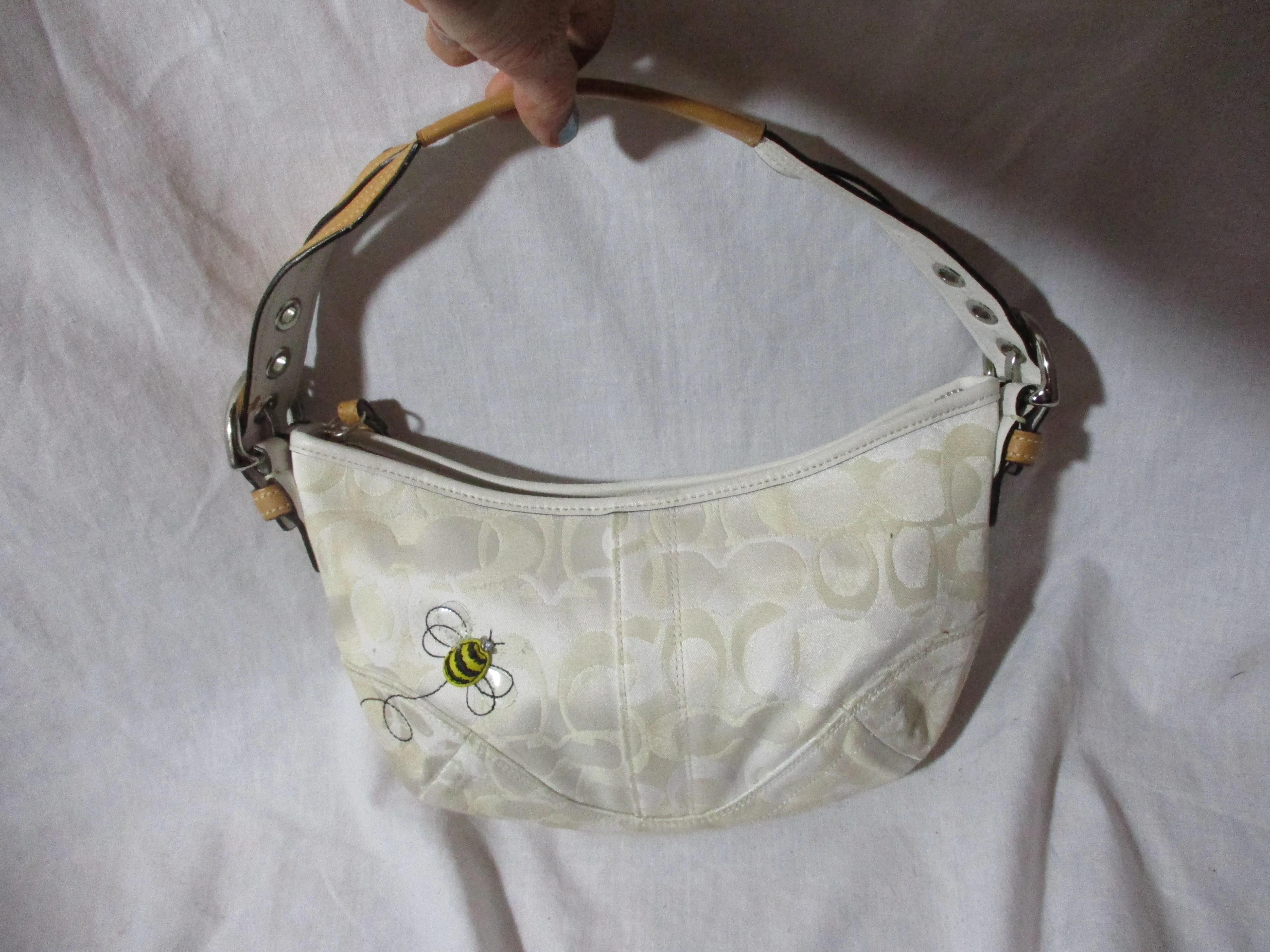 COACH 5064 HOBO Purse Bag Creme Signature BUMBLEBEE OPTIC BAGUETTE