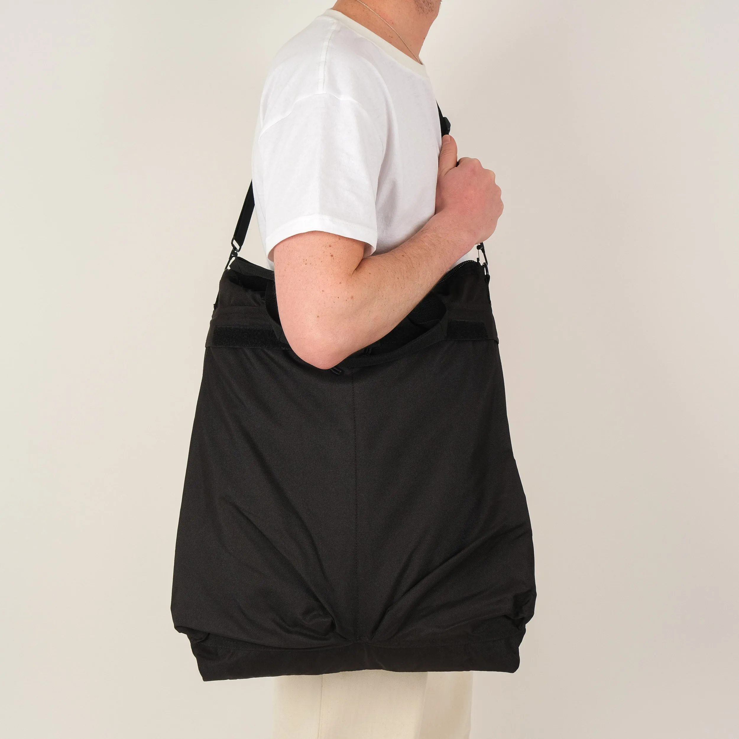 HELMET BAG - BLACK