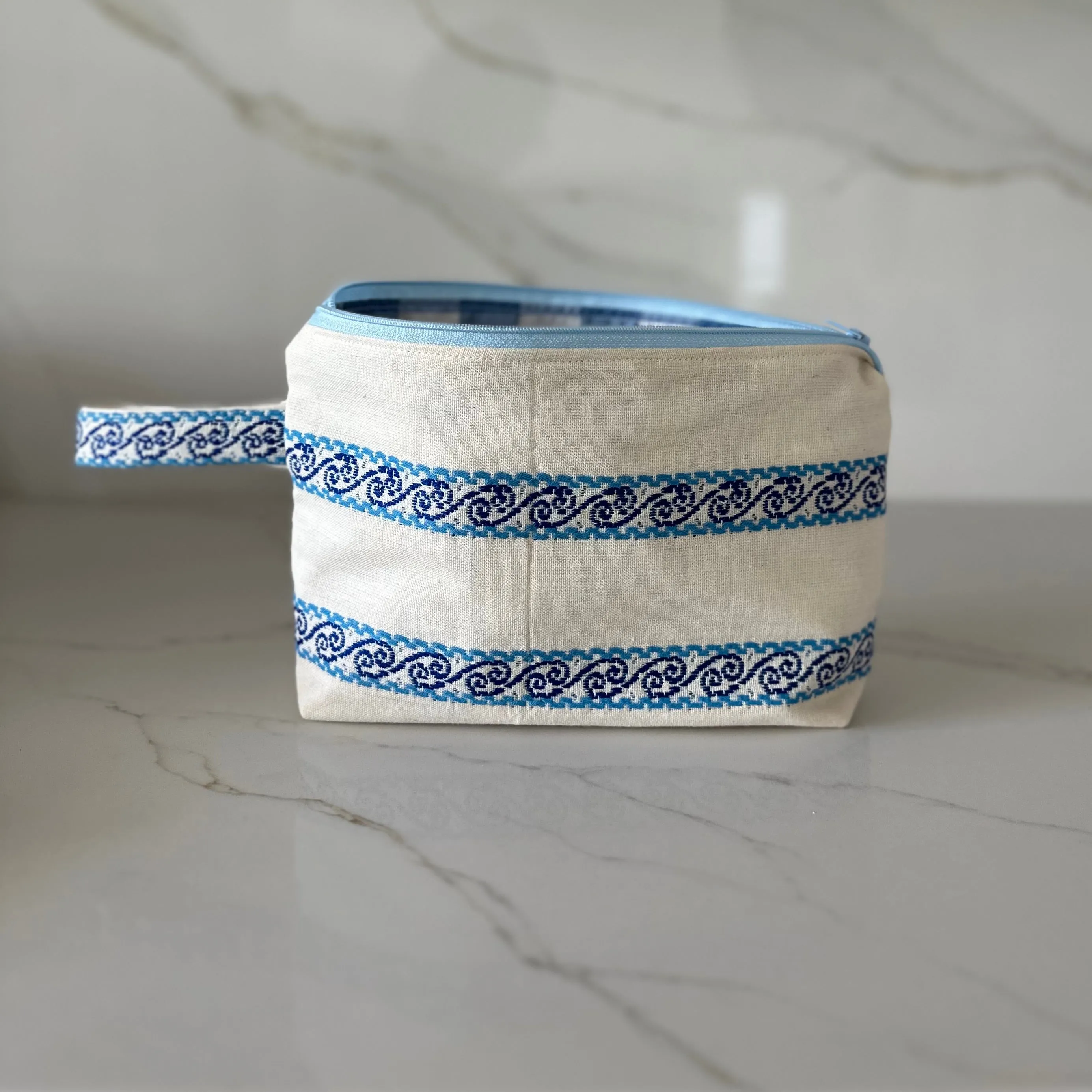 Kyma Medium Zipper Bag