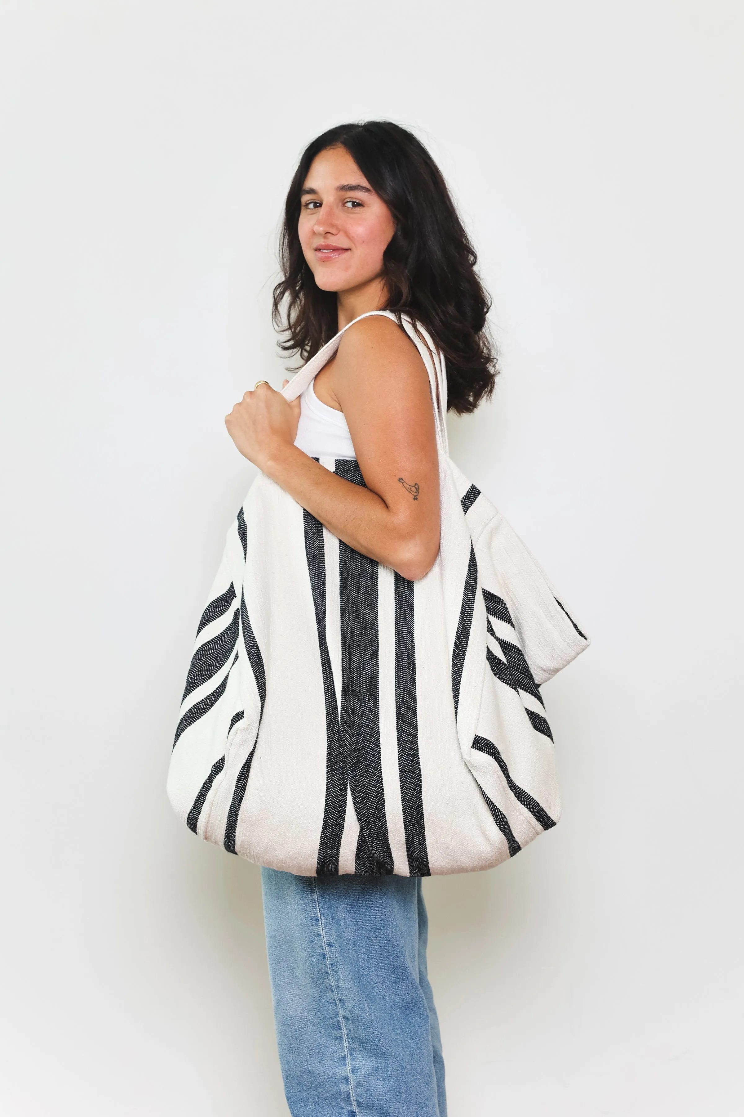 THE REY | Oversized Tote Bag