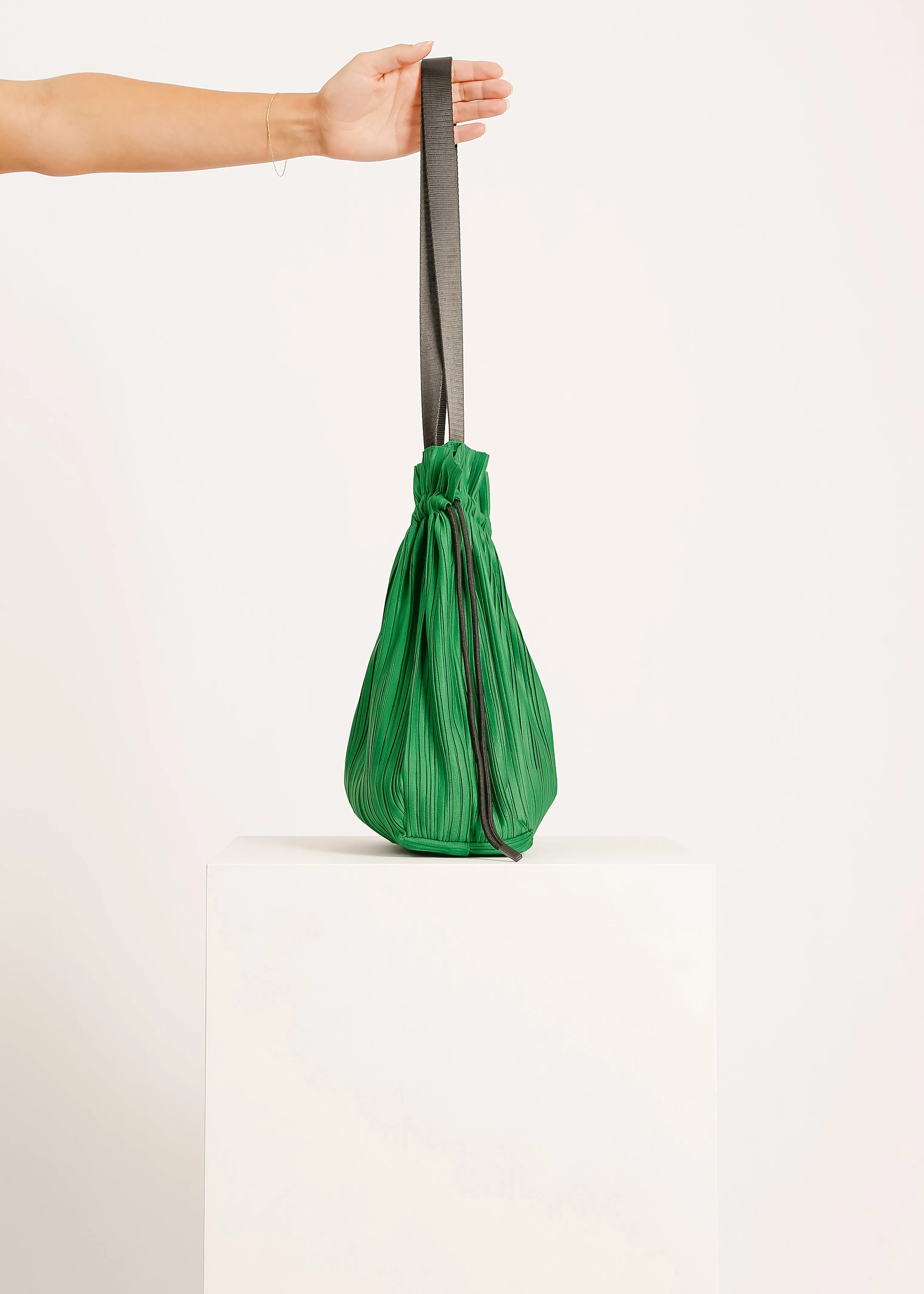 W24 | KATY PLEAT TOTE / GREEN